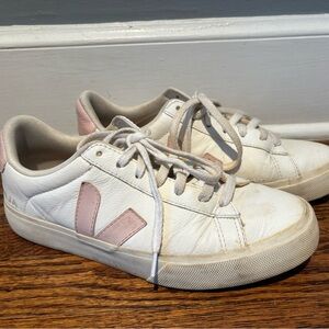 Veja Women's Sneakers in White and Light Pink